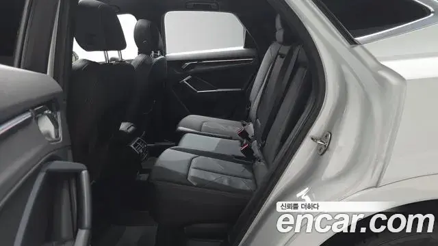 Audi Q3 2023 — Фото 12/20