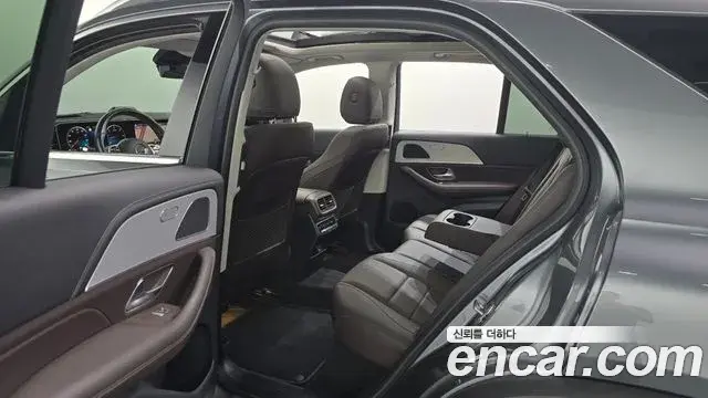 Mercedes-Benz GLE-Class 2021 — Фото 12/20