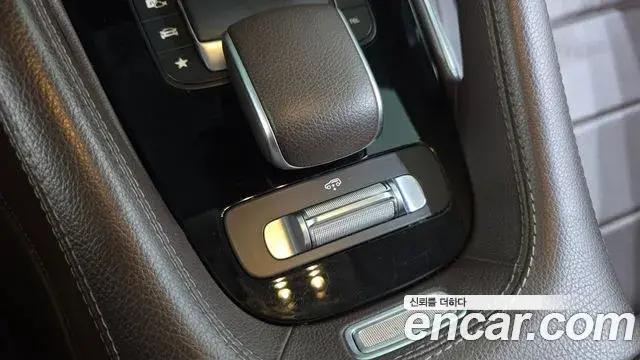 Mercedes-Benz GLE-Class 2021 — Фото 17/20