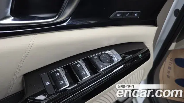 Kia Carnival 2023 — Фото 12/20