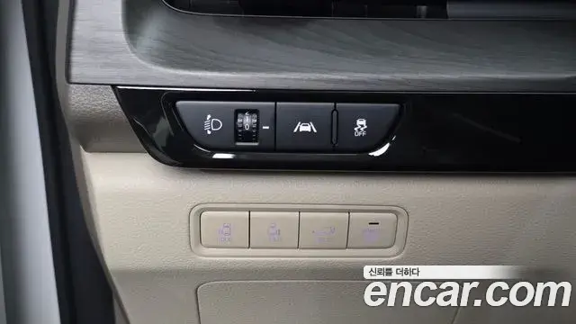 Kia Carnival 2023 — Фото 13/20