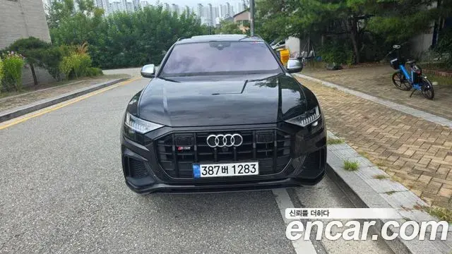 Audi Q7 2020 — Фото 1/11