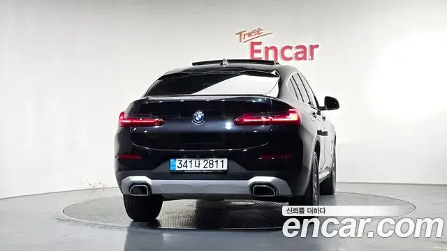 BMW X4 2023 — Фото 4/20