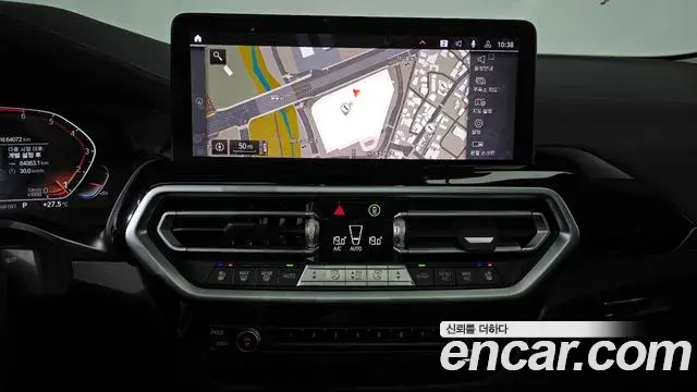 BMW X4 2023 — Фото 12/20