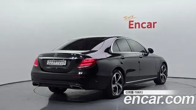 Mercedes-Benz E-Class 2019 — Фото 2/20