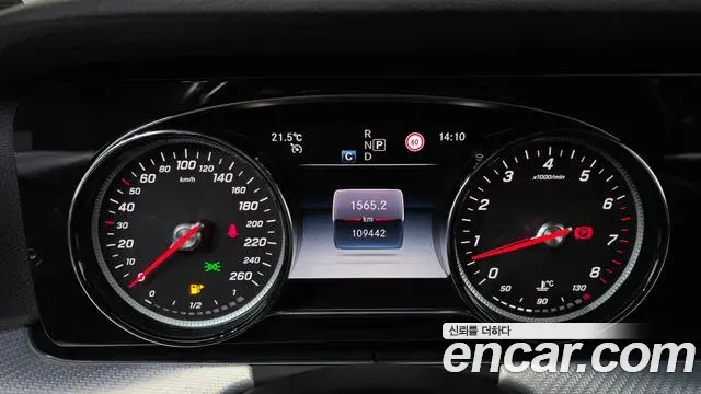 Mercedes-Benz E-Class 2019 — Фото 8/20