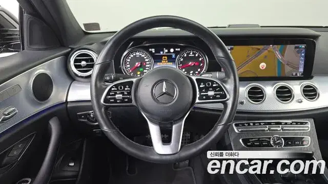 Mercedes-Benz E-Class 2019 — Фото 13/20