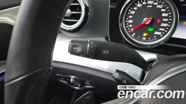 Mercedes-Benz E-Class 2019 — Фото 19/20