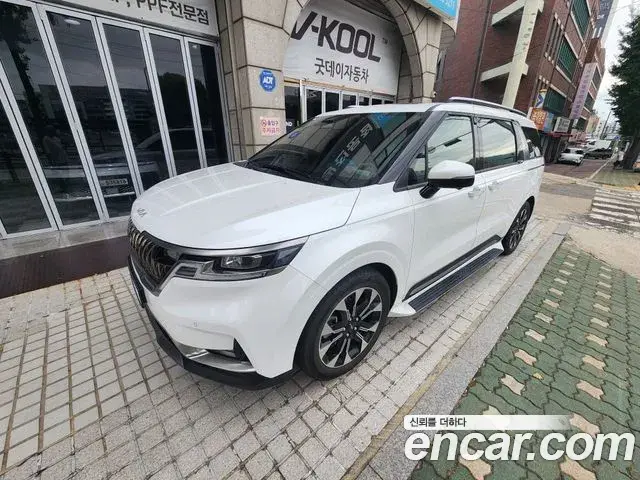 Kia Carnival 2023 — Фото 1/19