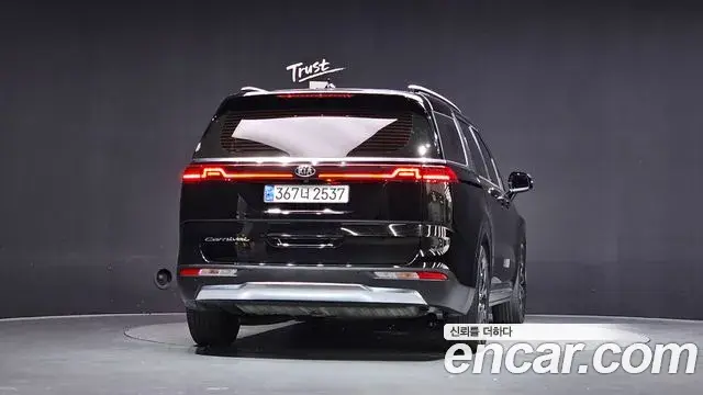 Kia Carnival 2021 — Фото 4/20