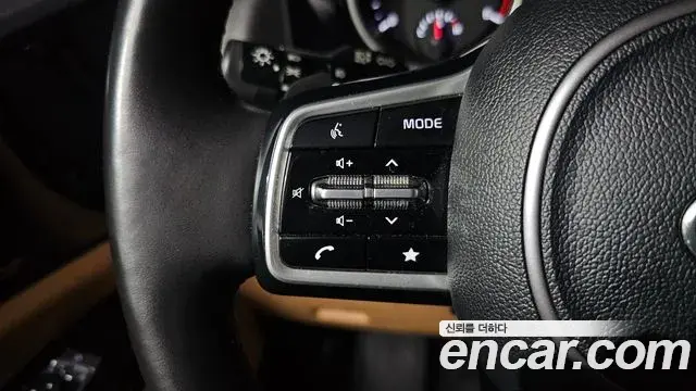Kia Carnival 2021 — Фото 17/20