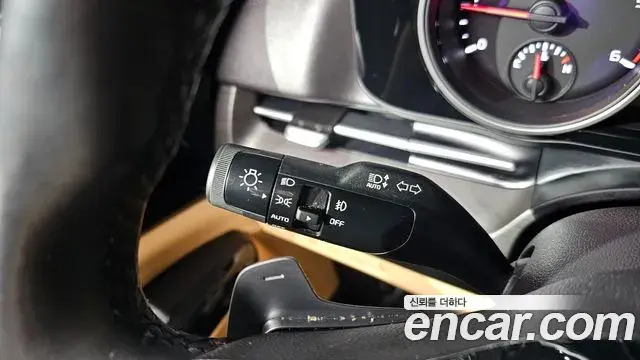 Kia Carnival 2021 — Фото 19/20
