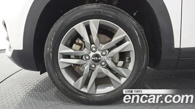 Kia Seltos 2022 — Şəkil 10/20