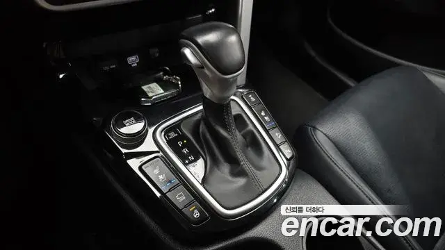 Kia Seltos 2022 — Şəkil 19/20