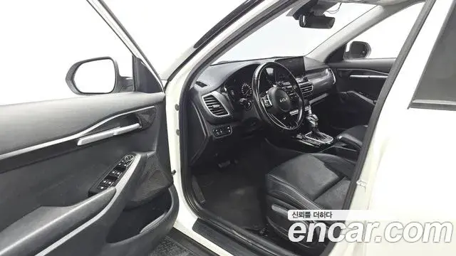 Kia Seltos 2022 — Şəkil 14/20