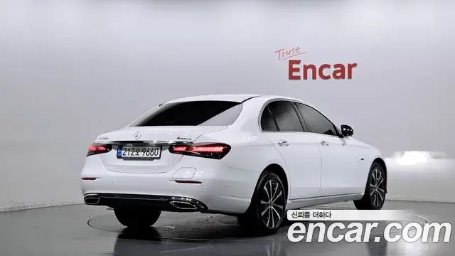 Mercedes-Benz E-Class 2021 — Фото 2/20