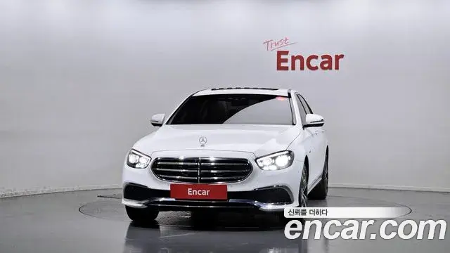 Mercedes-Benz E-Class 2021 — Фото 3/20
