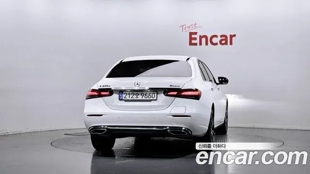 Mercedes-Benz E-Class 2021 — Фото 4/20