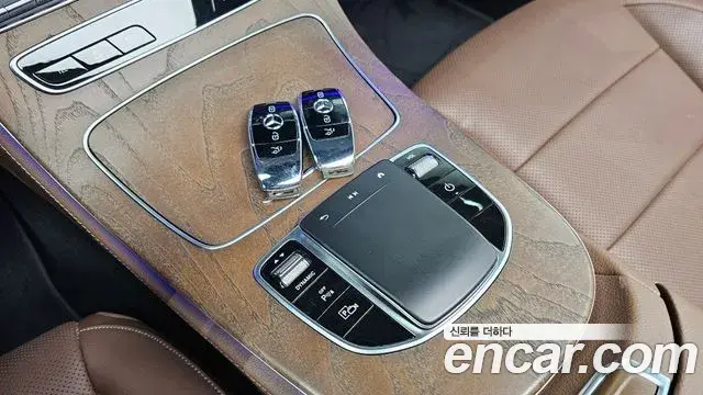Mercedes-Benz E-Class 2021 — Фото 12/20