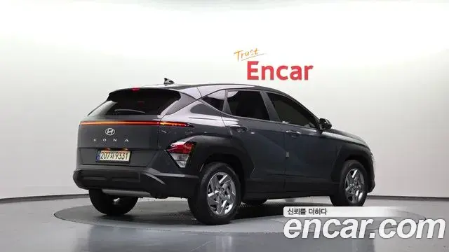 Hyundai Kona 2023 — Фото 2/20