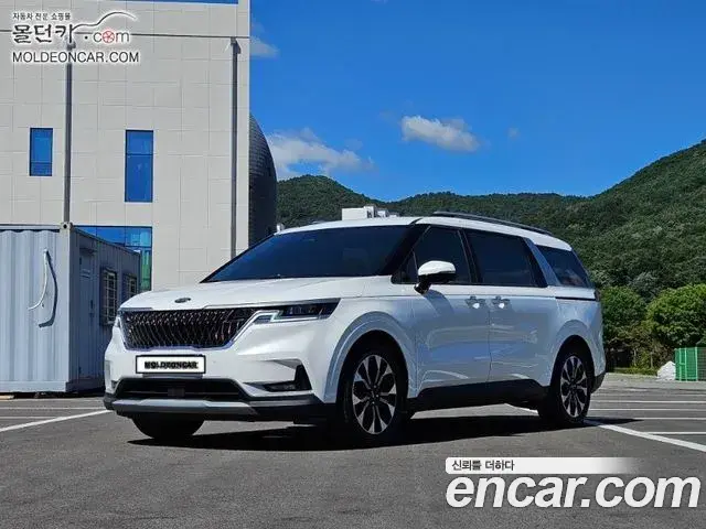 Kia Carnival 2021 — Photo 2/18