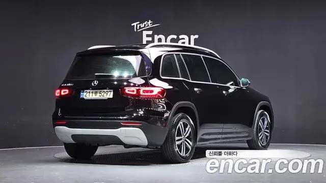 Mercedes-Benz GLB-Class 2021 — Фото 2/20
