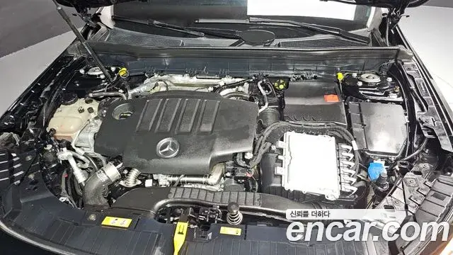 Mercedes-Benz GLB-Class 2021 — Фото 6/20