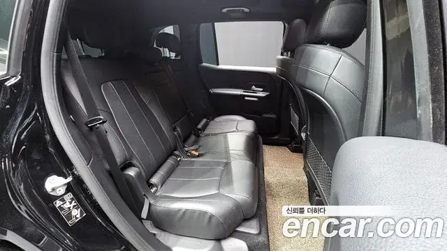 Mercedes-Benz GLB-Class 2021 — Фото 11/20