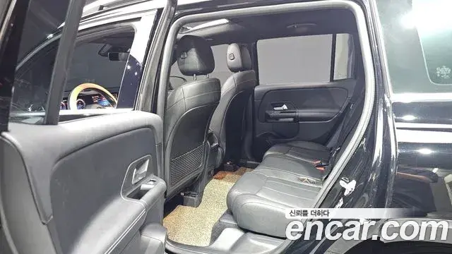 Mercedes-Benz GLB-Class 2021 — Фото 12/20