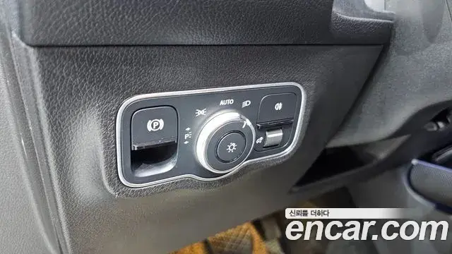 Mercedes-Benz GLB-Class 2021 — Фото 13/20