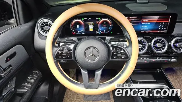 Mercedes-Benz GLB-Class 2021 — Фото 15/20