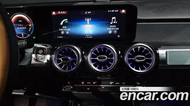 Mercedes-Benz GLB-Class 2021 — Фото 17/20