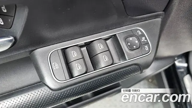 Mercedes-Benz GLB-Class 2021 — Фото 20/20
