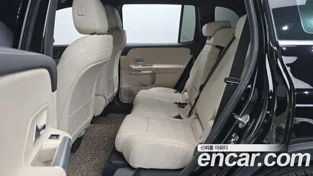 Mercedes-Benz GLB-Class 2021 — Фото 12/20