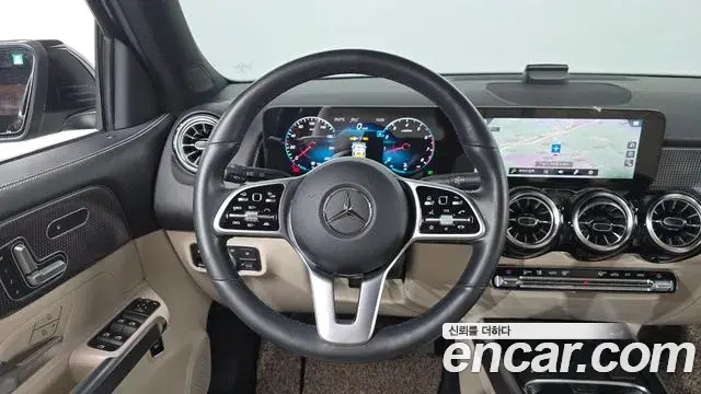 Mercedes-Benz GLB-Class 2021 — Фото 13/20
