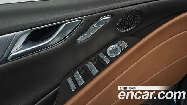 Genesis Electrified G80 2023 — Фото 17/20