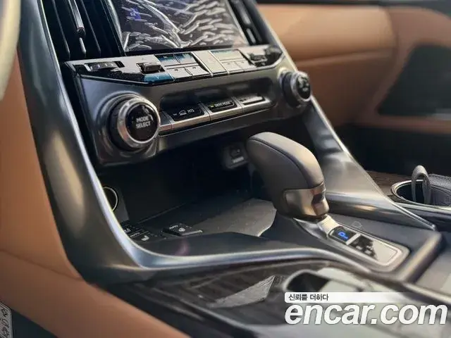 Lexus LX 2025 — Фото 14/20