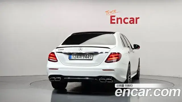 Mercedes-Benz E-Class 2019 — Фото 4/20