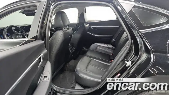Hyundai Sonata 2021 — Фото 11/20