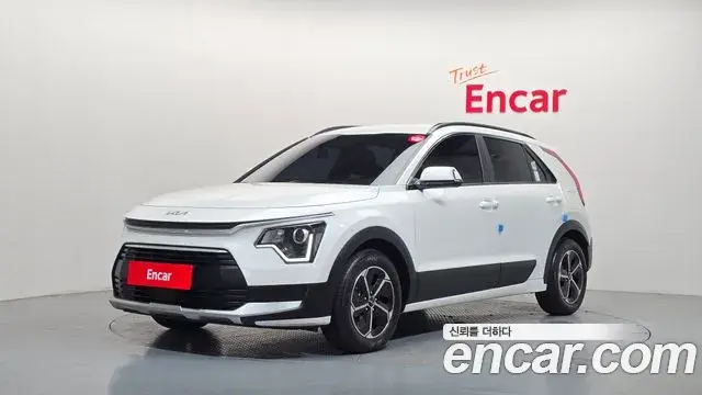 Kia Niro 2022 — ფოტო 3/33