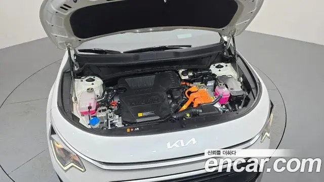 Kia Niro 2022 — ფოტო 11/33