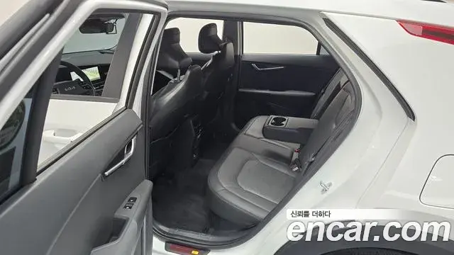 Kia Niro 2022 — ფოტო 33/33