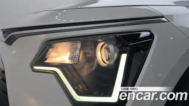 Kia Niro 2022 — ფოტო 2/33