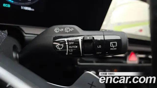 Kia Niro 2022 — ფოტო 25/33