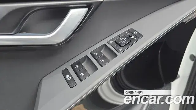 Kia Niro 2022 — ფოტო 24/33