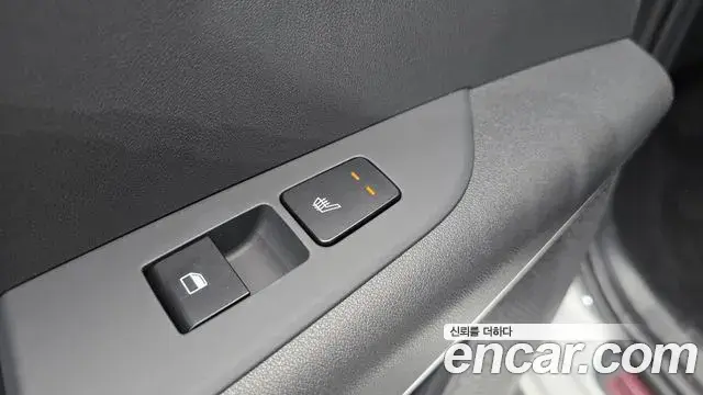 Kia Niro 2022 — ფოტო 18/33