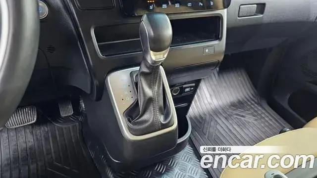 Hyundai Staria 2021 — Фото 9/20