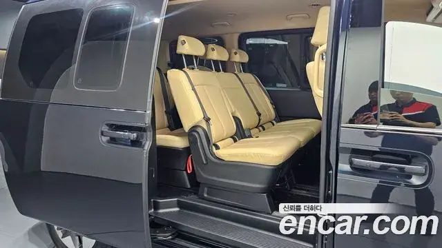 Hyundai Staria 2021 — Фото 11/20