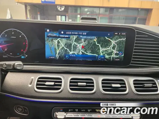 Mercedes-Benz GLE-Class 2023 — Фото 18/20