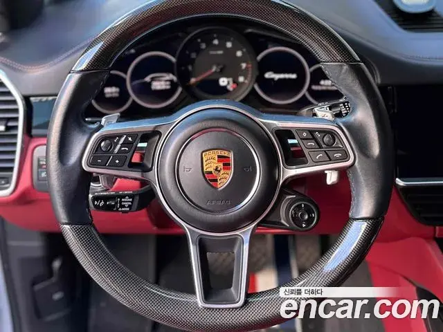 Porsche Cayenne 2021 — Фото 10/20